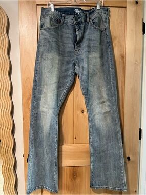 Wrangler Men’s Light Wash Slim Boot Jeans